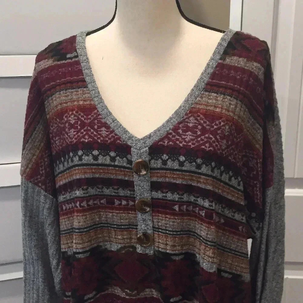 Absolutely Famous Sweater - Picture 3 of 10